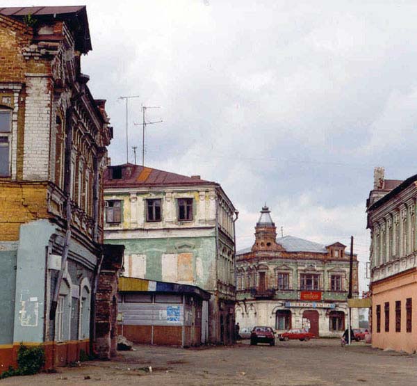 Улица Нижегородская (бывшая Торговая или Стоялая). Главная торговая улица Павлова, имевшая сплошную каменную застройку