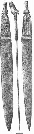 Бронзовый плоский нож или кинжал со скульптурной головой лося на навершии черенка. Длина – более 37 см.