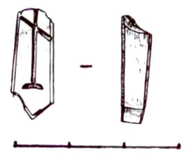 Фрагмент стеклянного креста шурфа №2 у д. №21 на ул. Либкнехта