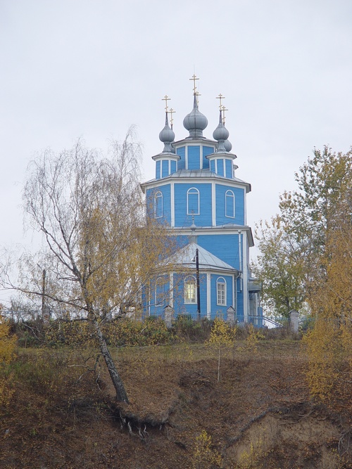 Казанская церковь. Общий вид с востока. Фото И.С. Агафоновой, октябрь 2005 г.
