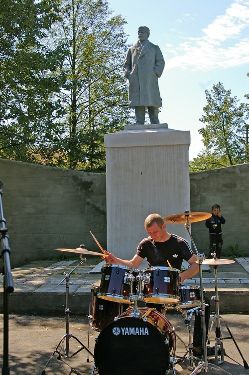 Памятник В.И. Ленину. Нижегородская область, г. Ветлуга. Улица Ленина. Фото Б.С. Извекова, август 2008 г.