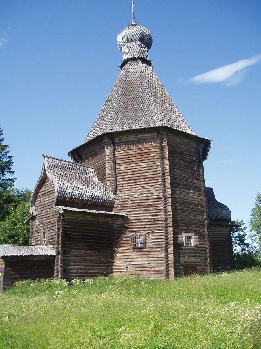 Успенская (Никольская) церковь в селе Лявля. Общий вид