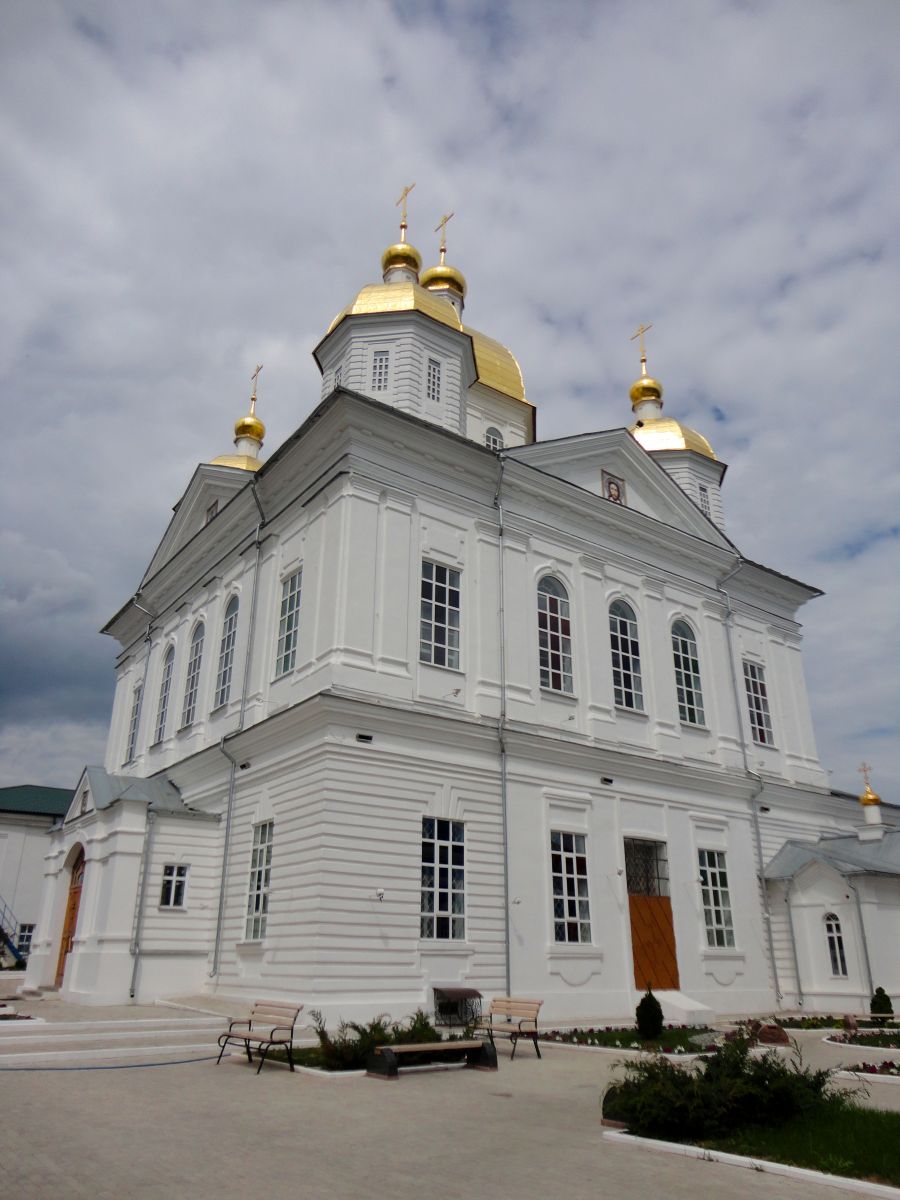 Владимирский собор Оранского монастыря. Вид с юго-запада