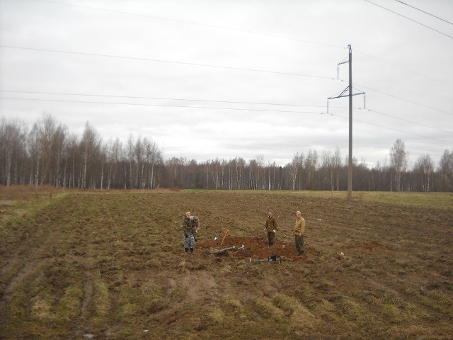 Картофельное поле, где нами были обнаружены первые останки бойцов