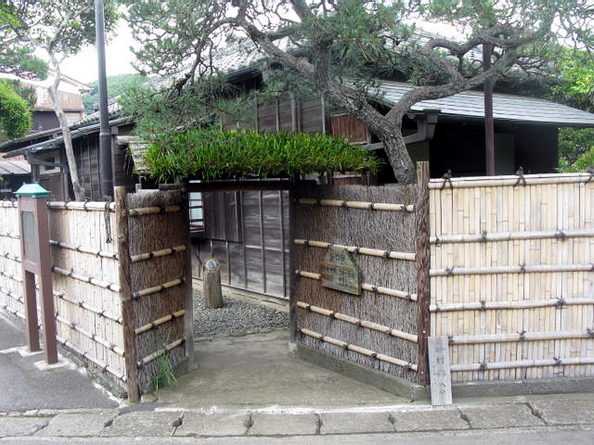 Симадзаки Тосон. Ворота