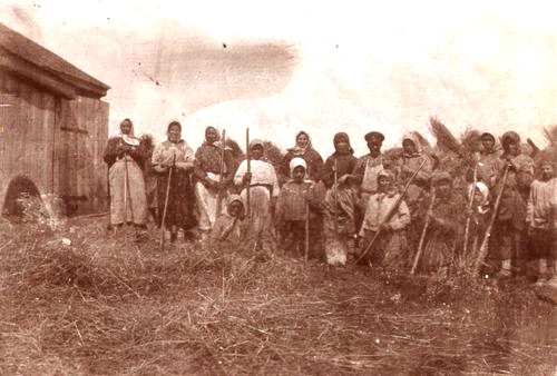 Старинское. Группа крестьян-работников. Фото 1913 г. 