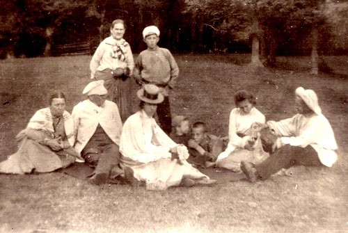 На привале. Фото 1913 г.