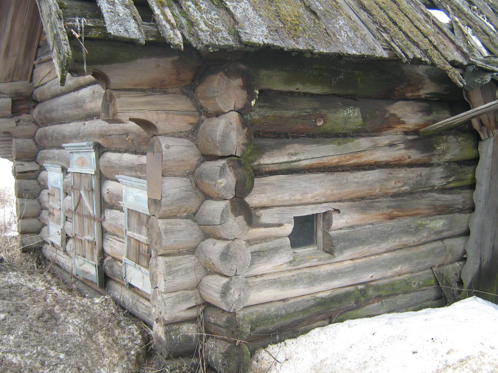Крестьянский дом П.В. Соколова в деревне Высоково. Общий вид и фрагмент