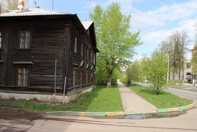 Восточная граница участка обследования в районе дома № 18 по ул. Героя Давыдова. Вид с юга