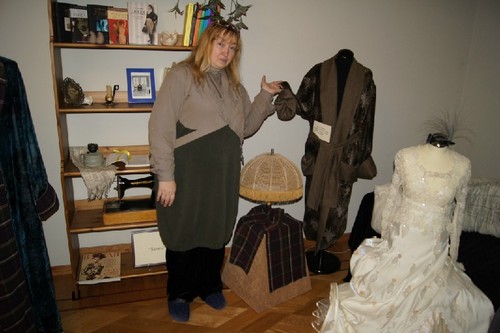 До 14 декабря в Доме Рукавишникова открыта выставка «По одежке встречают»