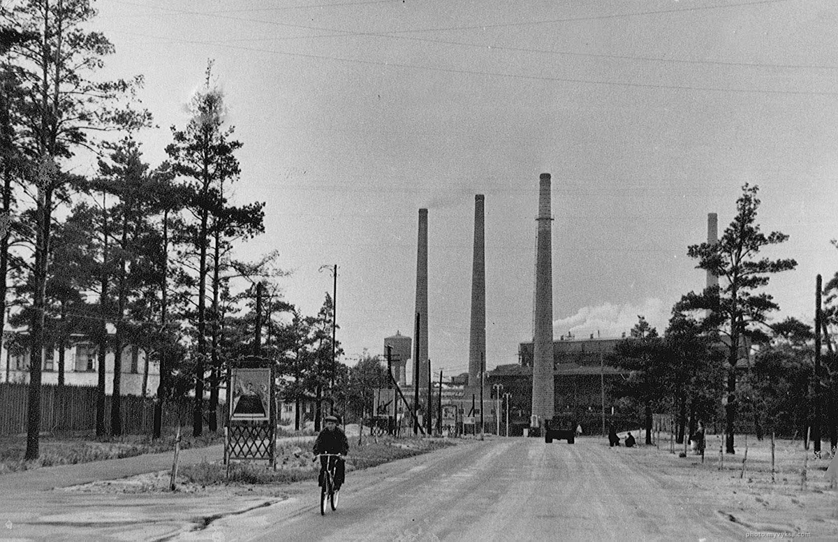 Шуховская башня в панораме г. Выксы. Фото О. Буданова, 1960-е гг.