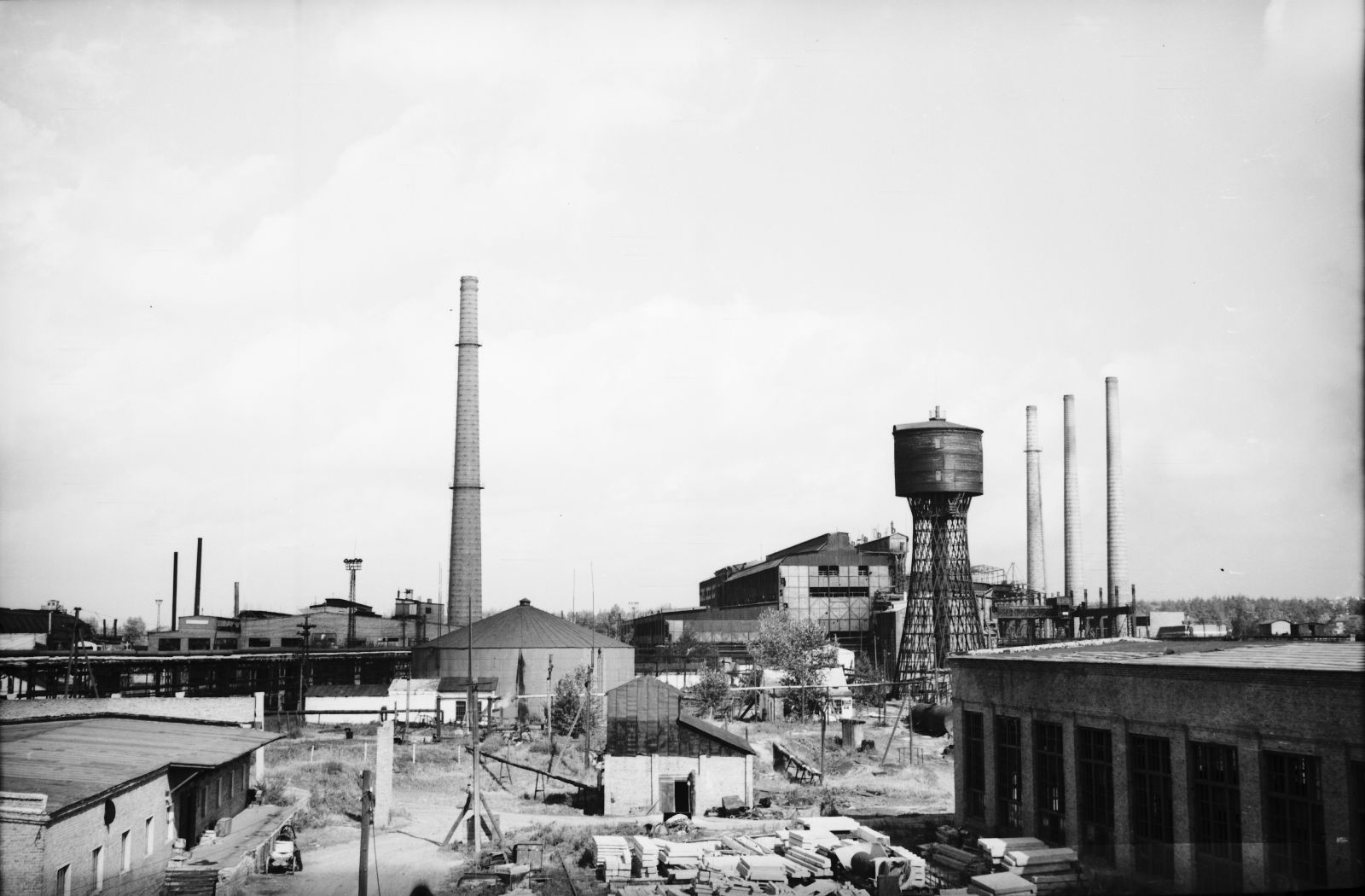 Общий вид Выксунского металлургического завода. Фото М.И. Дмитриева, 1969 г.