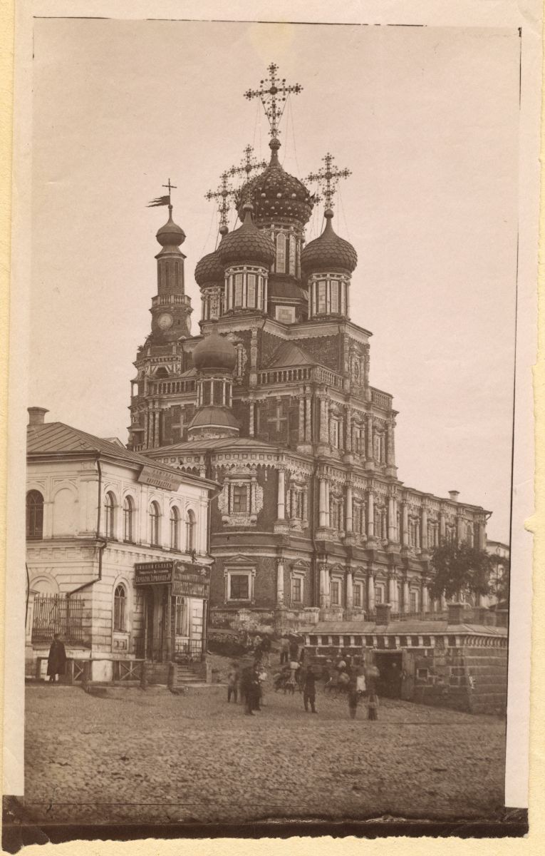 Рождественская Строгановская церковь до реставрации 1880-х – 1890-х гг. Фото А.О. Карелина